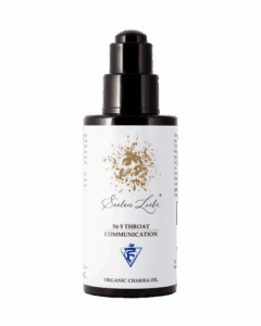 Produktfoto des SeelenLiebe Chakra Kosmetik Öls № 5 Throat Communication von vorne.